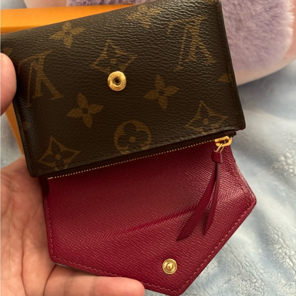 LOUIS VUITTON Victorine Wallet fuchsia monogram - Picture 6 of 16